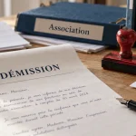Modèle lettre démission association : lettre et tampon encreur rouge